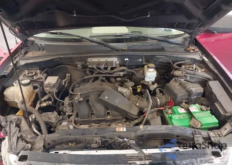 2008 Ford Escape Xlt z USA, uszkodzony, nr VIN 1FMCU93128KC98735